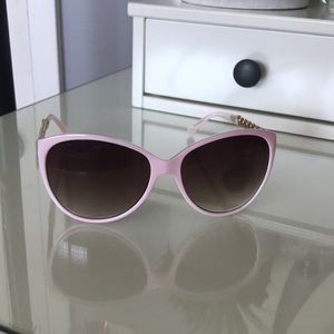 Light pink sunglasses